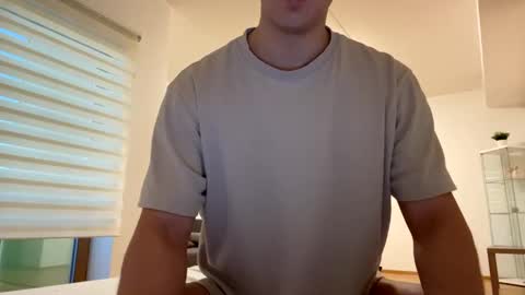 Snapshot of youcan__ chatting on 01/18/25, 02:23 youcan__ online show from 01/18/25, 02:23