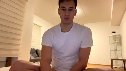 Snapshot of youcan__ chatting on 02/04/25, 03:04 youcan__ online show from 02/04/25, 03:04