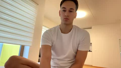 Snapshot of youcan__ chatting on 02/13/25, 02:09 youcan__ online show from 02/13/25, 02:09