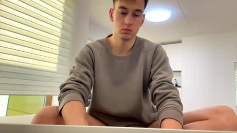 Snapshot of youcan__ chatting on 03/07/25, 03:28 youcan__ online show from 03/07/25, 03:28