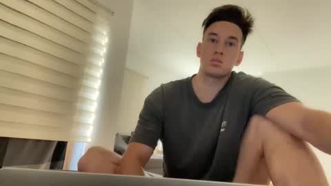 Snapshot of youcan__ chatting on 09/28/25, 12:54 youcan__ online show from 09/28/25, 12:54