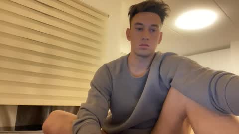 Snapshot of youcan__ chatting on 09/30/25, 02:55 youcan__ online show from 09/30/25, 02:55