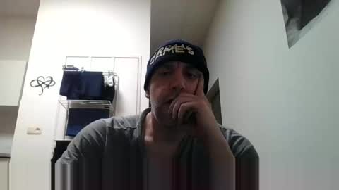 Snapshot of youdeservit chatting on 03/01/25, 11:47 CrayZio online show from 03/01/25, 11:47