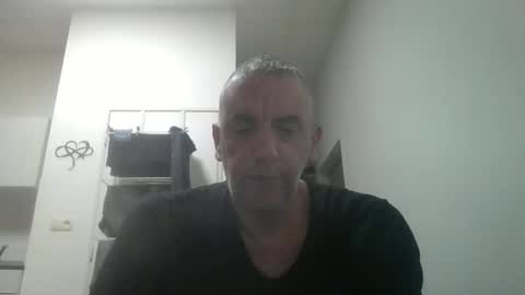 Snapshot of youdeservit chatting on 04/01/26, 02:12 CrayZio online show from 04/01/26, 02:12