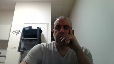 Snapshot of youdeservit chatting on 04/06/26, 04:57 CrayZio online show from 04/06/26, 04:57