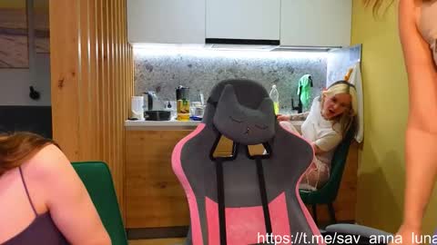 Anna and Luna online show from 02/19/26, 04:14