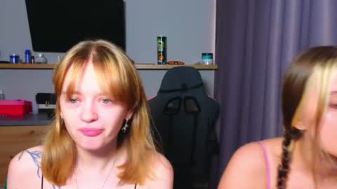 Snapshot of younona chatting on 07/22/26, 04:43 Anna and Luna online show from 07/22/26, 04:43