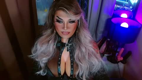 QUEEN MADISON  online show from 06/05/26, 08:20