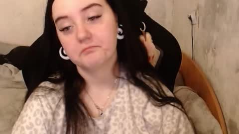 your_8a8y online show from 09/29/25, 01:05