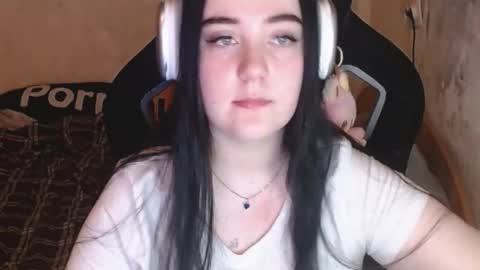 your_8a8y online show from 11/17/25, 01:11