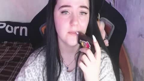 your_8a8y online show from 11/24/25, 09:31