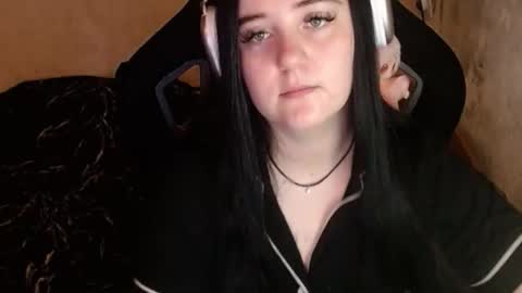 your_8a8y online show from 01/13/26, 04:18