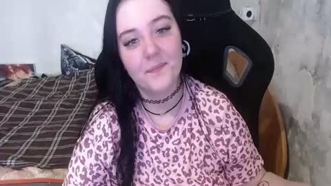Snapshot of your_8a8y chatting on 06/21/26, 04:04 your_8a8y online show from 06/21/26, 04:04