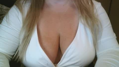 Snapshot of your__maria chatting on 02/03/26, 06:22 Maria Love online show from 02/03/26, 06:22