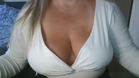 Snapshot of your__maria chatting on 02/06/26, 08:51 Maria Love online show from 02/06/26, 08:51