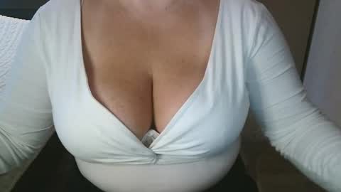 Snapshot of your__maria chatting on 02/16/26, 06:42 Maria Love online show from 02/16/26, 06:42