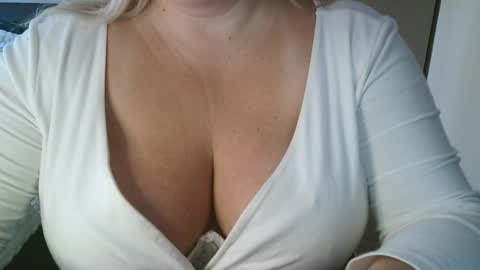 Snapshot of your__maria chatting on 02/25/26, 06:56 Maria Love online show from 02/25/26, 06:56