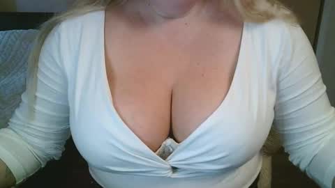 Snapshot of your__maria chatting on 03/17/26, 06:50 Maria Love online show from 03/17/26, 06:50