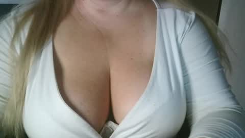 Snapshot of your__maria chatting on 04/14/26, 05:02 Maria Love online show from 04/14/26, 05:02