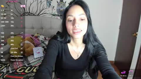 Snapshot of your_beck chatting on 11/18/25, 07:29 mia3 online show from 11/18/25, 07:29