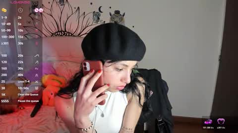 Snapshot of your_beck chatting on 11/19/25, 08:20 mia3 online show from 11/19/25, 08:20