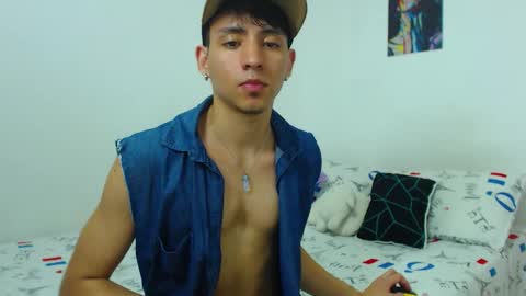 Snapshot of your_boy_hot chatting on 06/06/26, 12:16 your boy online show from 06/06/26, 12:16