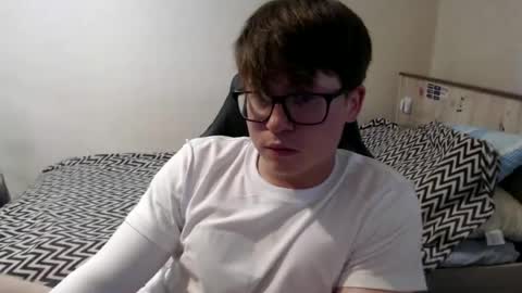 Max online show from 06/17/26, 04:15