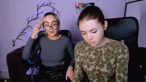 your bunny12 online show from 11/06/25, 01:23