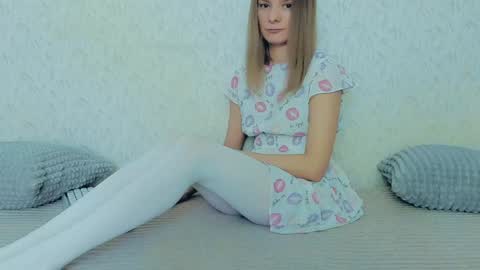 Lily online show from 01/26/25, 11:28