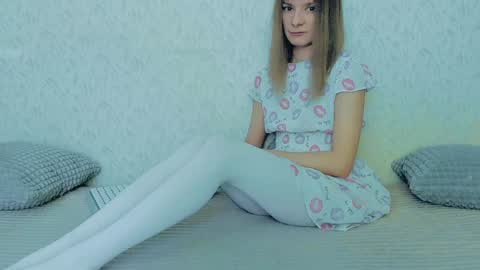 Lily online show from 02/05/25, 05:52