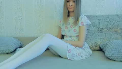 Lily online show from 03/09/25, 03:43