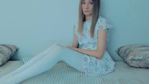 Lily online show from 09/14/25, 08:46