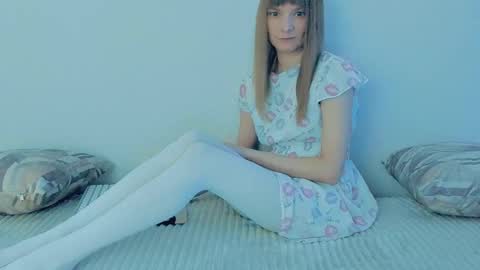 Lily online show from 09/15/25, 04:23