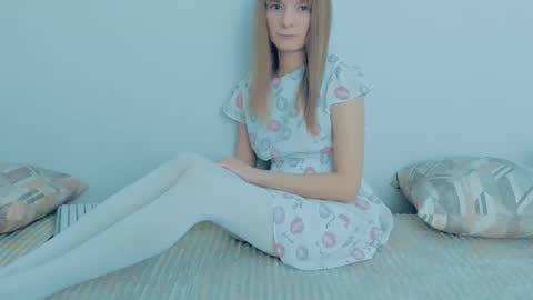 Lily online show from 10/05/25, 04:33