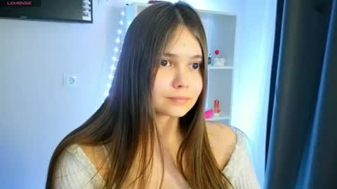 Julia Next stream  online show from 06/17/26, 06:31