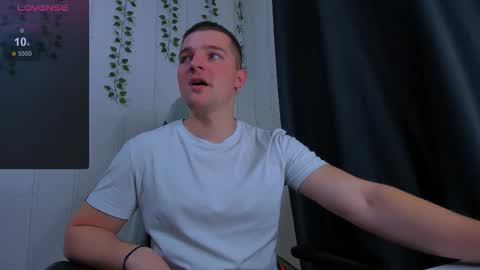 Snapshot of your_claddagh chatting on 11/30/25, 02:43 your_claddagh online show from 11/30/25, 02:43