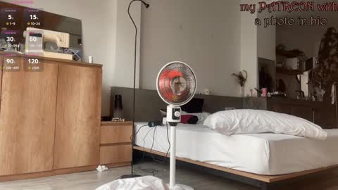 Snapshot of your_coraline_ chatting on 12/22/24, 09:55 your_coraline_ online show from 12/22/24, 09:55