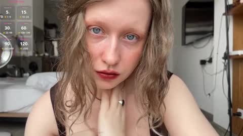 Snapshot of your_coraline_ chatting on 01/10/25, 07:35 your_coraline_ online show from 01/10/25, 07:35