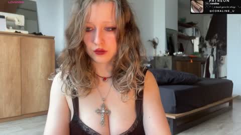 Snapshot of your_coraline_ chatting on 01/25/25, 09:57 your_coraline_ online show from 01/25/25, 09:57