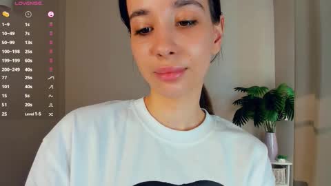 Lina online show from 03/15/26, 10:43