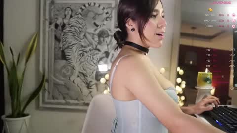 Isabella online show from 01/03/25, 12:22