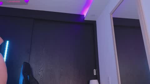 Snapshot of your_dream1217 chatting on 10/19/25, 12:22 Valery online show from 10/19/25, 12:22