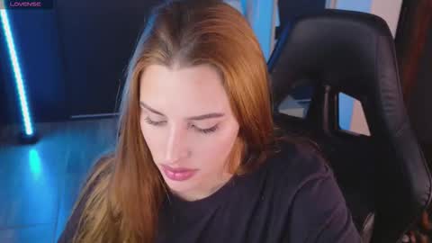 Snapshot of your_dream1217 chatting on 10/23/25, 01:27 Valery online show from 10/23/25, 01:27