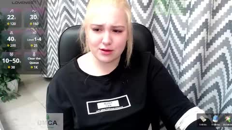 Snapshot of your_dream_04 chatting on 12/30/24, 12:52 Erica online show from 12/30/24, 12:52