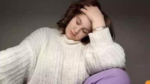 Snapshot of your_dream_04 chatting on 02/28/25, 07:15 Erica online show from 02/28/25, 07:15