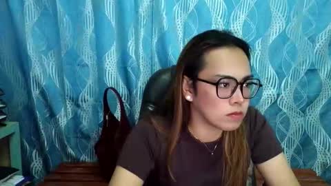 Snapshot of your_dreamgirlxxx69 chatting on 09/24/25, 01:42 your_dreamgirlxxx69 online show from 09/24/25, 01:42