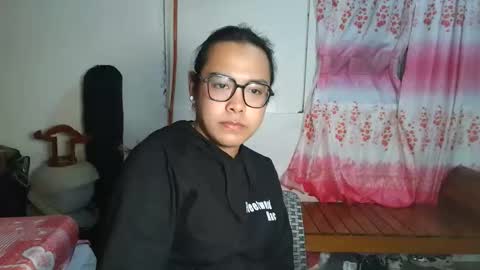 Snapshot of your_dreamgirlxxx69 chatting on 10/01/25, 09:48 your_dreamgirlxxx69 online show from 10/01/25, 09:48