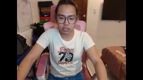 Snapshot of your_dreamgirlxxx69 chatting on 02/19/26, 10:11 your_dreamgirlxxx69 online show from 02/19/26, 10:11