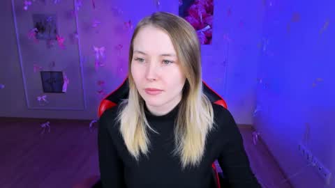 Snapshot of your_ella chatting on 04/17/26, 09:01 Ella online show from 04/17/26, 09:01