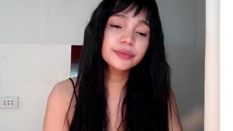 Snapshot of your_fantastic_chinnie chatting on 10/15/25, 12:05 chinnie online show from 10/15/25, 12:05